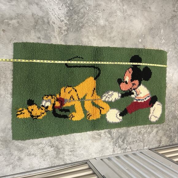 Rare Vintage Area Rug Disney’s Mickey & Pluto 54”x28” Green Rectangle Latch Hook - Picture 2 of 4